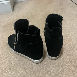 Women’s black boots